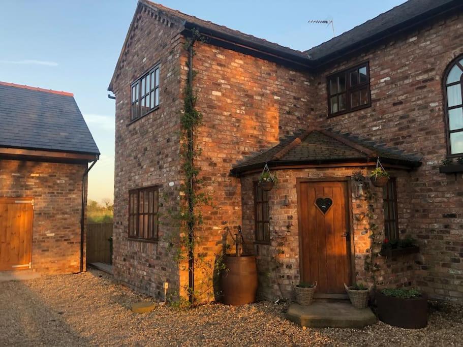 Bumbleberry Cottage Gresford Exterior foto